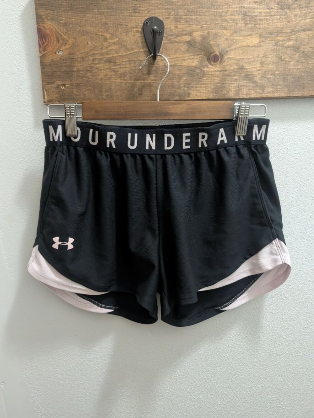 *3/$25* Women's Under Armour Black Athletic Shorts - Size Small